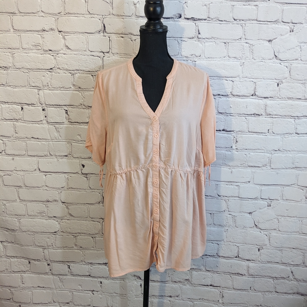 Torrid pale peach blouse